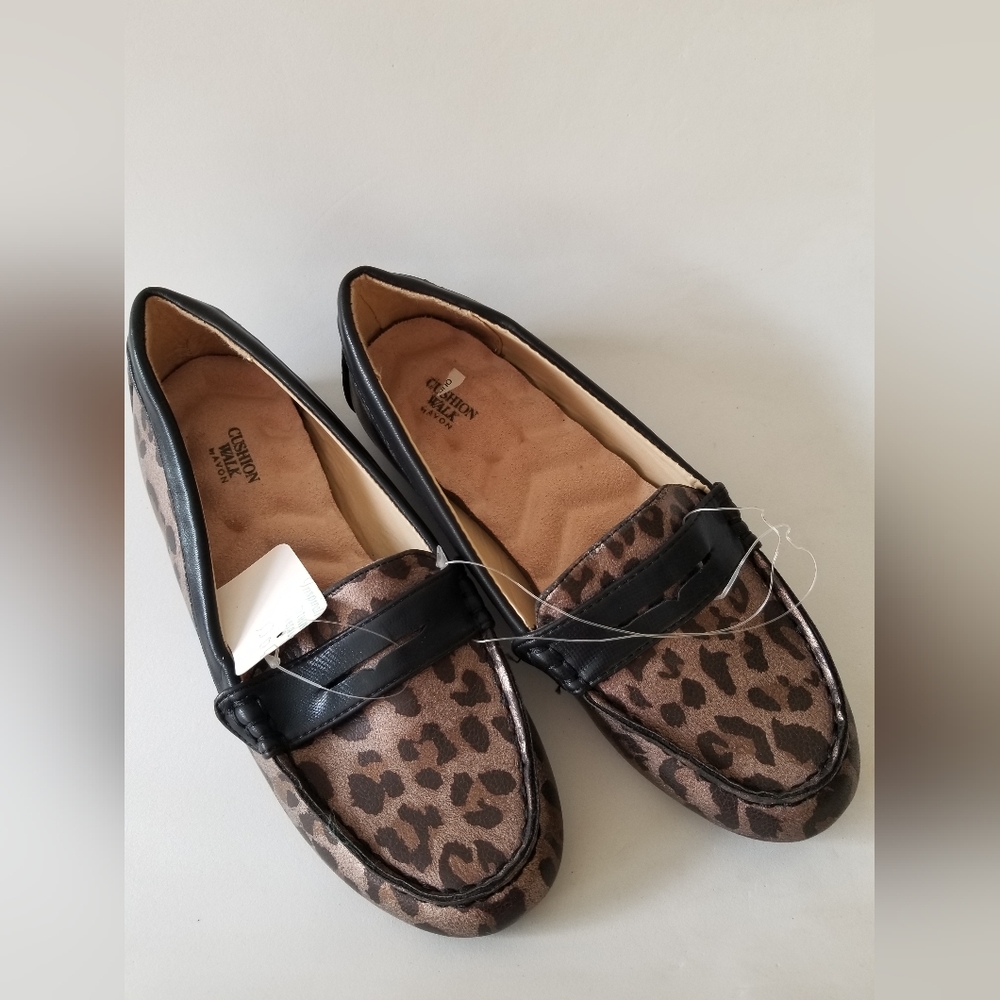 Women's Cushion Walk by Avon animal print driving loafer size 7
